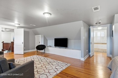 A Rare Gulf Coast Treasure Where Timeless Charm Meets Modern - photo 32
