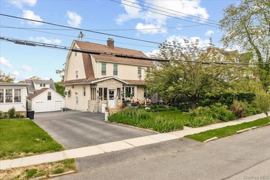 Incredible opportunity to restore and reimagine this spacious - photo 1