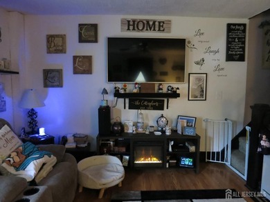 Welcome Home. This 2 bedroom home offers a functional layout - photo 5