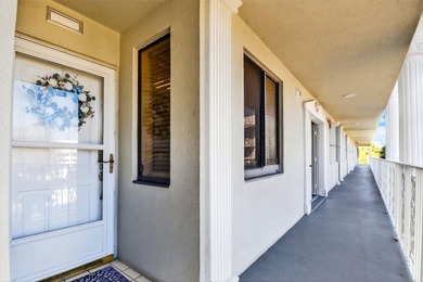 Spacious, investor friendly 3rd floor renovated and move in - photo 4