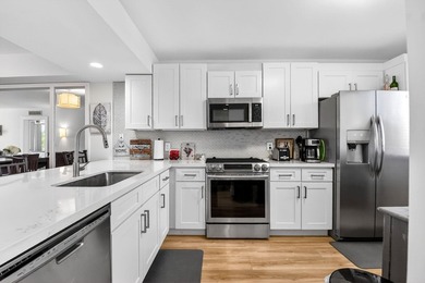 Spacious, investor friendly 3rd floor renovated and move in - photo 9