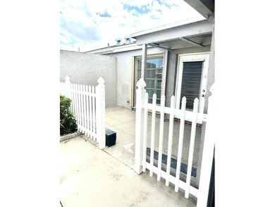 Very nice 2 Bedroom 2 Bath Villa, located very quiet and - photo 2