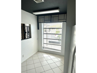 Very nice 2 Bedroom 2 Bath Villa, located very quiet and - photo 7