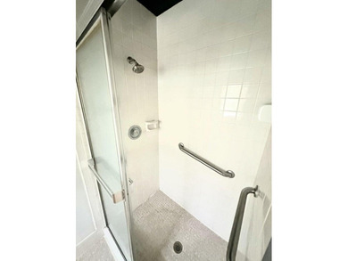 Very nice 2 Bedroom 2 Bath Villa, located very quiet and - photo 10