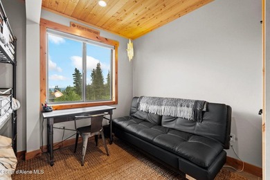Fully furnished home at Schweitzer Mountain Resort! This 3 - photo 4