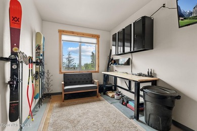 Fully furnished home at Schweitzer Mountain Resort! This 3 - photo 6