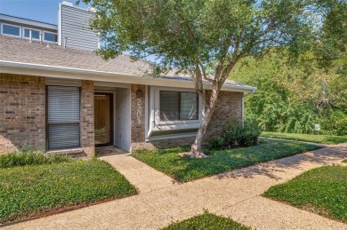 Lake Condo For Sale in Dallas, Texas