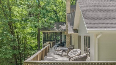 Exceptional lakefront living with room for everyone! This 5BR/3 - photo 2