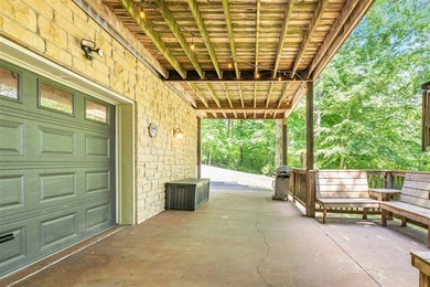 Exceptional lakefront living with room for everyone! This 5BR/3 - photo 8