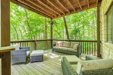 Exceptional lakefront living with room for everyone! This 5BR/3 - photo 9
