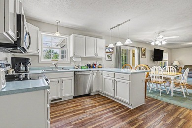 Experience the perfect blend of country charm and natural beauty - photo 12
