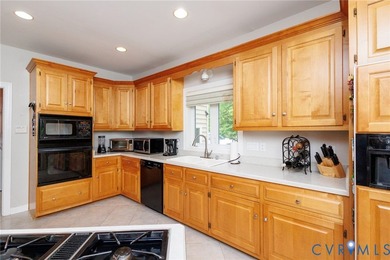 Welcome to this exquisite property located in the desirable - photo 15