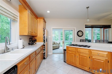 Welcome to this exquisite property located in the desirable - photo 16