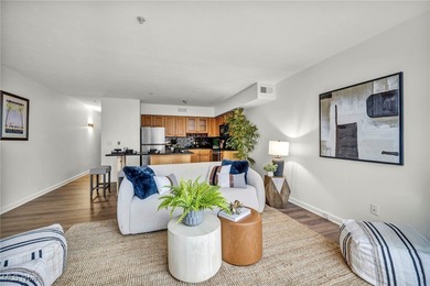 Experience modern and convenient city living in this stylish - photo 4