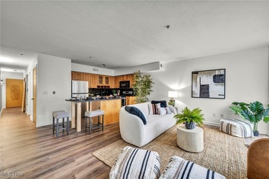 Experience modern and convenient city living in this stylish - photo 7