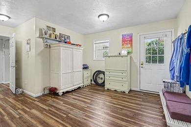Experience the perfect blend of country charm and natural beauty - photo 46