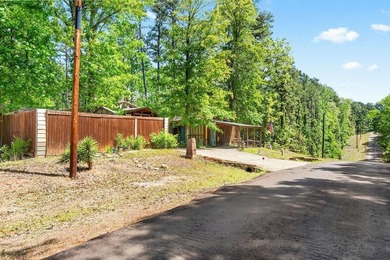 Hidden Gem Near the Water - Unique Artist-Inspired Retreat! - photo 2