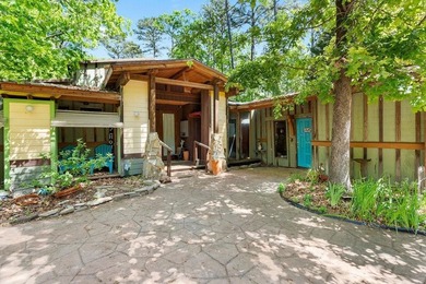 Hidden Gem Near the Water - Unique Artist-Inspired Retreat! - photo 8