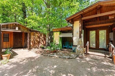 Hidden Gem Near the Water - Unique Artist-Inspired Retreat! - photo 10