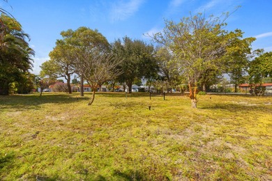 Redevelopment potential with 2 separate adjacent lots, combined - photo 21