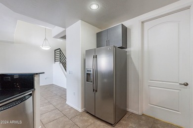 ELEGANT 2-STORY TOWNHOME in the Prestigious Willow Historic