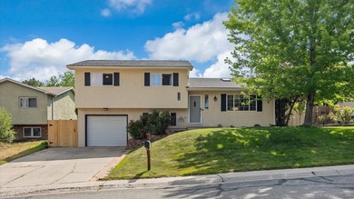 Welcome home to this beautifully maintained home located on a - photo 1
