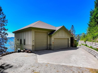 Located in Carlin Bay, this custom lakefront home offers 6,074 - photo 5