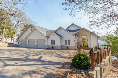 Lake Home For Sale in Four Seasons, Missouri
