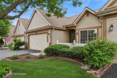 Lake Townhome/Townhouse For Sale in Plainfield, Illinois