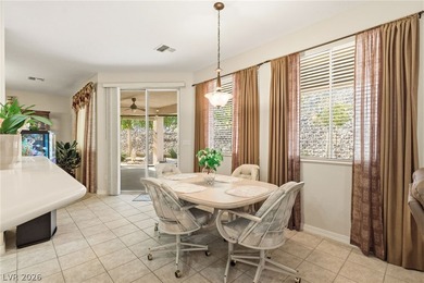 Immaculate!! Single story Cottage Hill home, NO HOA. 3 car - photo 2