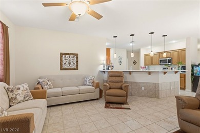 Immaculate!! Single story Cottage Hill home, NO HOA. 3 car - photo 4