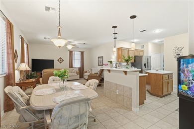 Immaculate!! Single story Cottage Hill home, NO HOA. 3 car - photo 7