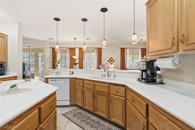 Immaculate!! Single story Cottage Hill home, NO HOA. 3 car - photo 10