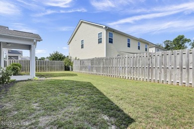 Welcome to a BEAUTIFUL, like-new 4 bedroom, 3 bath home located - photo 23