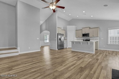 Welcome to a BEAUTIFUL, like-new 4 bedroom, 3 bath home located - photo 37