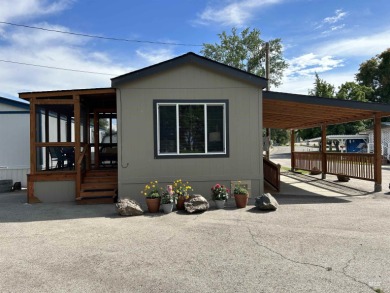 (private lake, pond, creek) Home Sale Pending in Fruitland Idaho