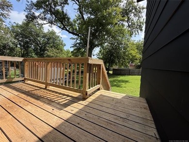 Welcome to this beautifully updated 4 bedroom, 3 bath - photo 17