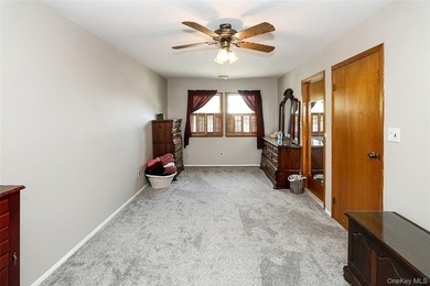 Welcome to this warm and inviting Colonial in the heart of Bay - photo 22