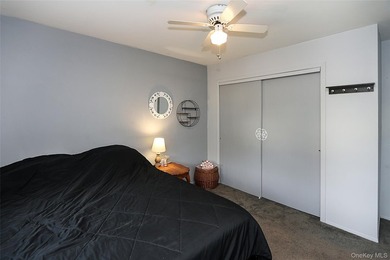 Welcome to this warm and inviting Colonial in the heart of Bay - photo 27
