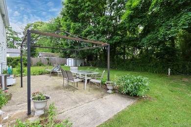 Welcome to this warm and inviting Colonial in the heart of Bay - photo 33