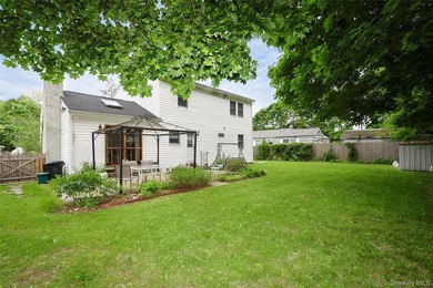 Welcome to this warm and inviting Colonial in the heart of Bay - photo 34