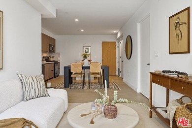Welcome to this beautifully appointed, never-before-lived-in - photo 2