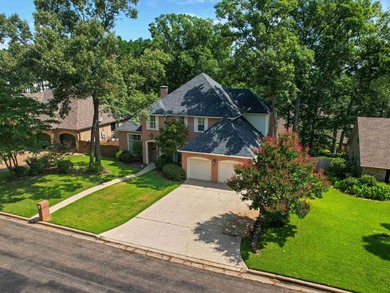 Take a look at this classic charmer. This stunning home is full - photo 2
