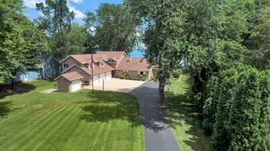 Lake Winnebago Home For Sale in Neenah Wisconsin