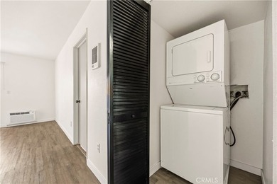Move-in ready and beautifully updated 2-bedroom, 2-bath condo - photo 12