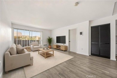 Move-in ready and beautifully updated 2-bedroom, 2-bath condo - photo 18