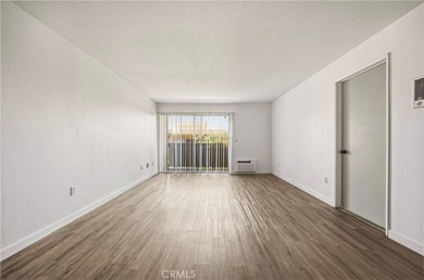 Move-in ready and beautifully updated 2-bedroom, 2-bath condo - photo 21