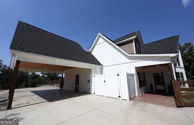 Welcome to a rare, turn-key equestrian estate offering a fully - photo 28