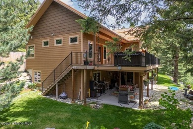 Custom-built home on 13.59 private, treed acres in the highly - photo 3