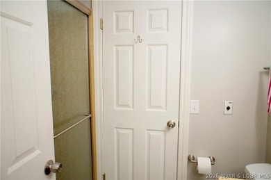 No other complex has all of the amenities as the KNOLLS. Indoor - photo 18